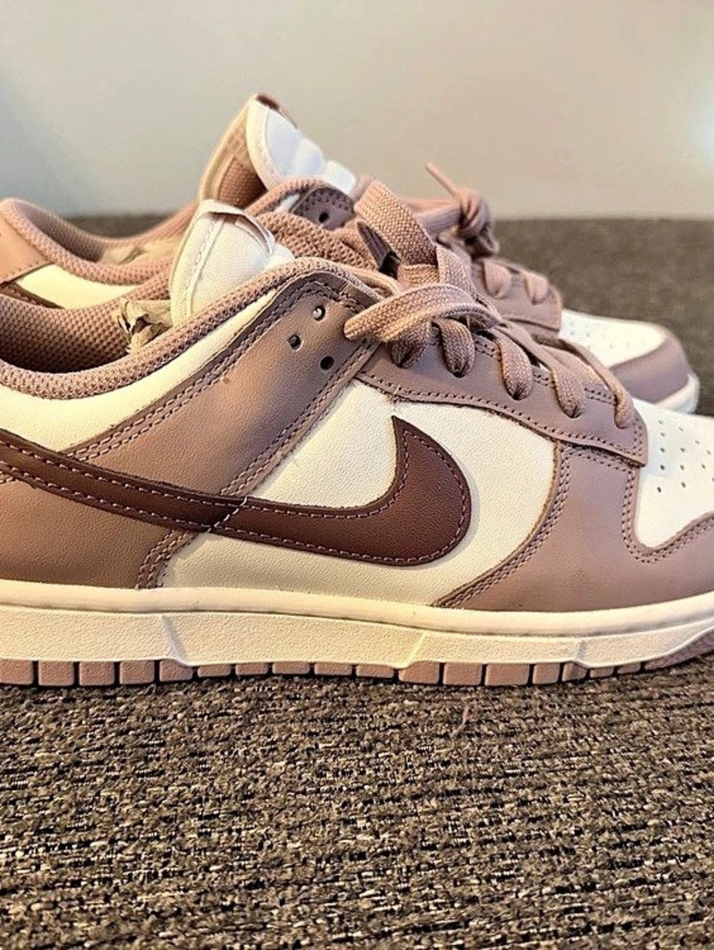 Nike Dunk Low Sneakers in Pink & White Like New